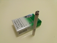 健牌(薄荷4)香烟点燃烟支