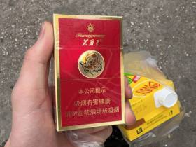芙蓉王(硬红宝石)