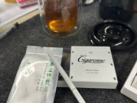 卡比龙(硬白皇家细支俄罗斯版)
