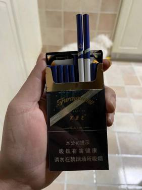 芙蓉王(硬闪带细支)